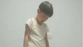 舞台剧《撕裂》以舞蹈的方式展示了社会的不公与人性的堕落