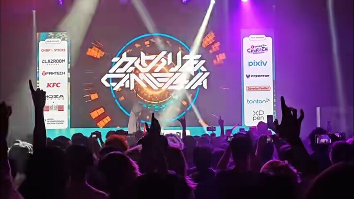 COMIC FIESTA DJ CHARLIE