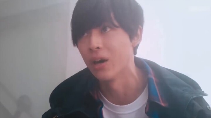 [Lukisan Ultraman Akko versi Q episode 1] Saatnya kamu membuka bisnismu, Akko