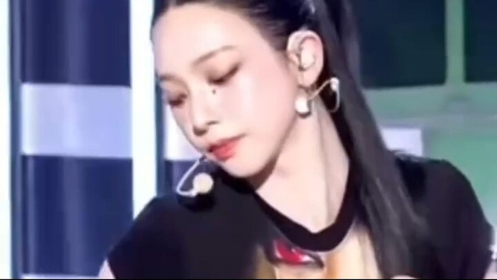 Beauty That Turns Into Art #kpop #dance #girl