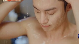 Cùng một clip nam chính đang tắm, so sánh phim trong nước và phim Hàn, nhìn thoáng qua là có thể thấ