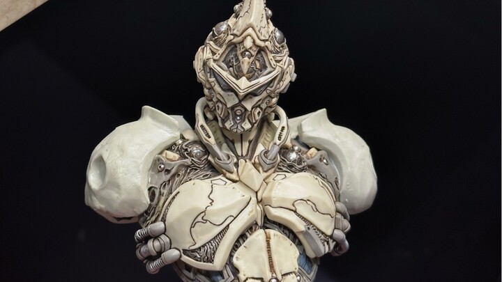1/6 Cape shoulder armor is being produced...