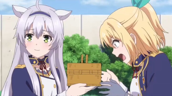 Ketika seorang guru menjadi murid, ia memakan kotak makan siang murid-muridnya...