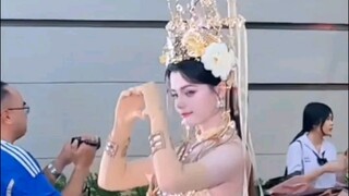 [25.01.22] BECKY WITH MAI DAVIKAH #KingPowerCNY2025xBecky #beckyarmstrong #davikah