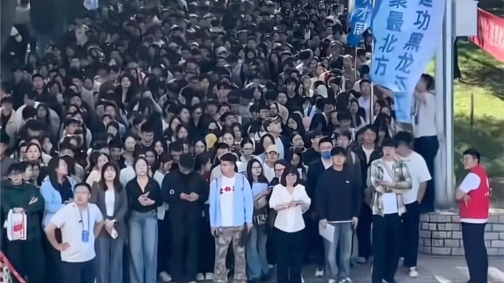 Before the Gaokao, heroes from across the land swarm like fish in a river; after recruitment, they d