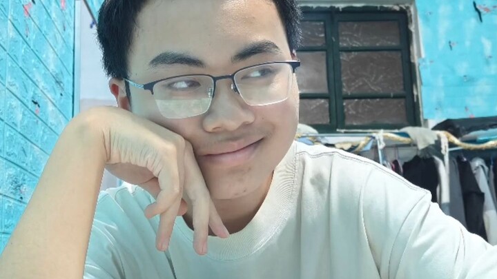 Smart Homo Sapiens TV: Vocational School Brainiac Stumbles Over English