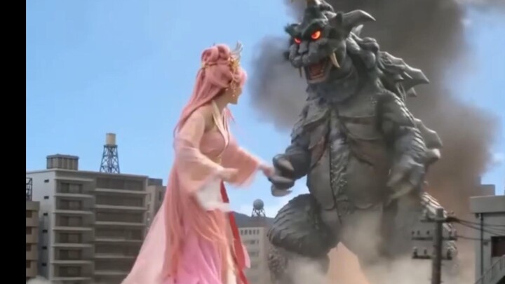 Lend me your light, and I’ll defeat the monster!