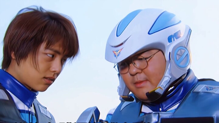 Toy robots are coming to Earth! They are as big as Ultraman Cosmos? Would you like them?