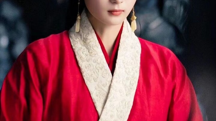 Wow! With this makeup and styling, who can even tell whether it’s an S+ big-budget production or a l