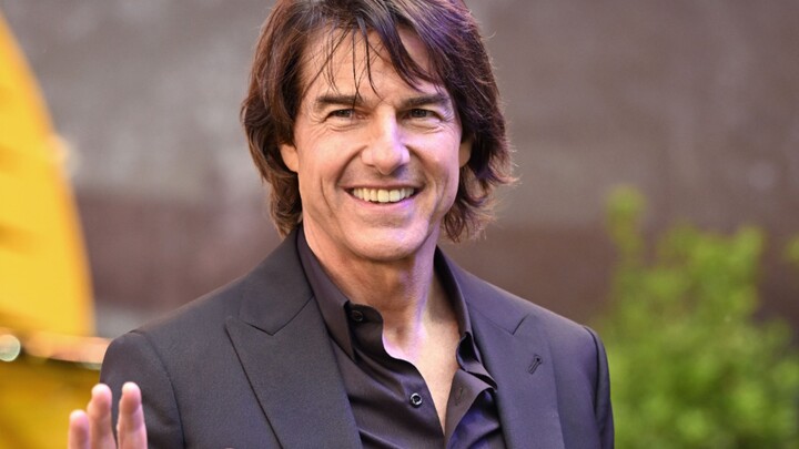 Mission: Impossible 8 London premiere live! Tom Cruise climbs on a plane