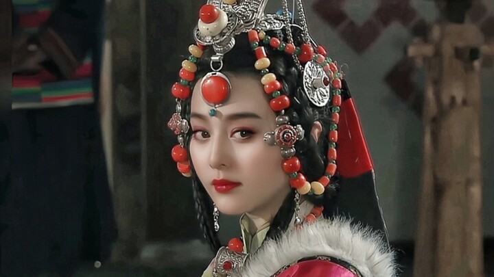 The jewelry disappearing trick, she really wore so many jewelry in the drama and no one could see it