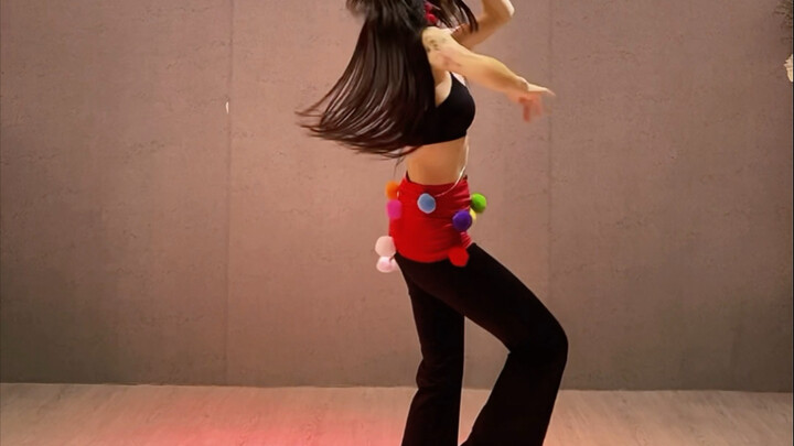 Do you want to see Bella dancing in kuku for the first time?