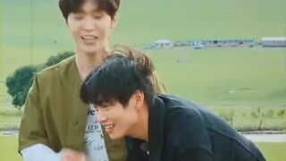 It's so pleasing to see beautiful women so happy. "Let's Go 2" Jin Chen