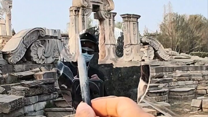 التاريخ مرآة.