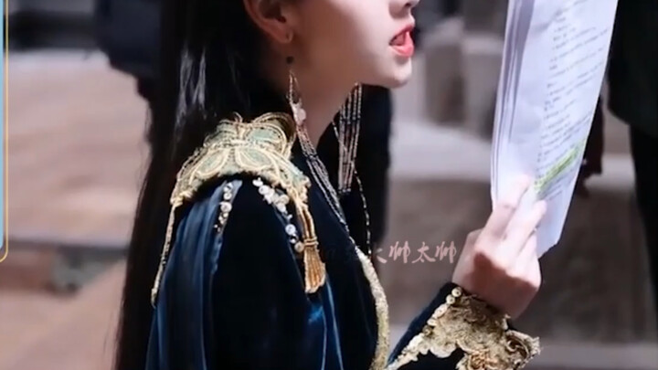 Ternyata pemeran utama tidak hanya menambahkan adegan untuk dirinya sendiri, tetapi juga mengurangi 