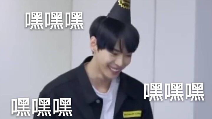 سمعت أن دونغ يونيون ترتدي زي سيارة الإطفاء لتبدو ظريفة؟؟؟