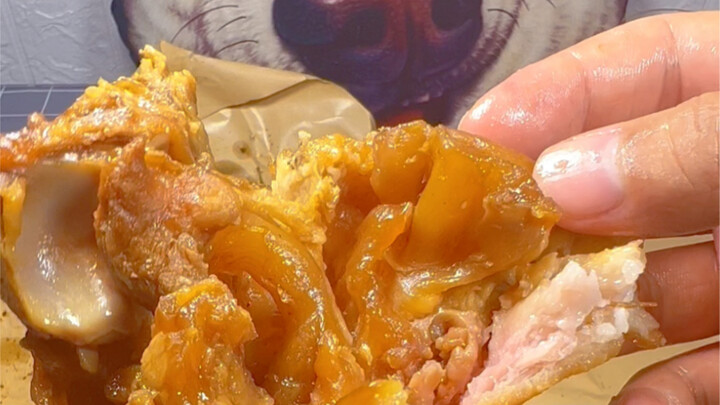 Pig trotters are so delicious—just like Dad!