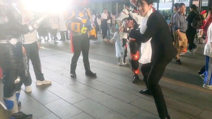 The mysterious ritual of Ukiyo Hidetoshi was recreated at the comic exhibition~ Little Fox: This was