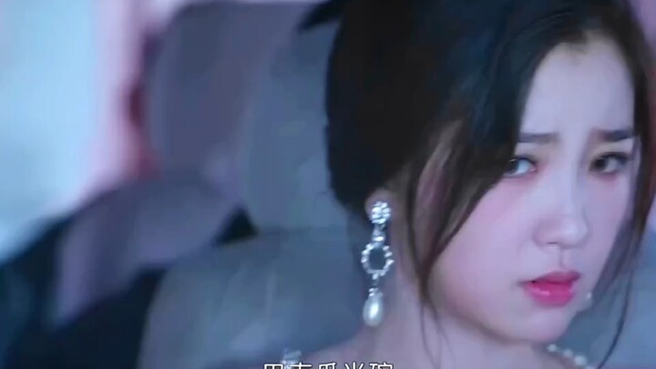 สุดท้ายก็ไม่ตาย กระสุนนัดนั้นยิงโดนแขนพอดี แล้วในกระเป๋าเสื้อข้างในก็มีกระป๋องมะเขือเทศอยู่พอดี กระส