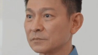 Một bộ trang phục mà Lưu Đức Hoa chưa bao giờ mặc vì anh rất ngưỡng mộ nghề nghiệp của cha mình!