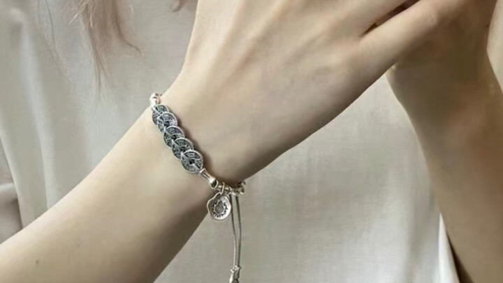 Năm mới nhất định phải sắm ngay vòng tay ngũ đế tiền!!! Thẩm mỹ Trung Hoa mới là số một, tài lộc ào 