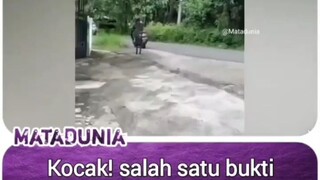 Bukti Kalo Cewek Gak Pernah Liat Spion😂😂