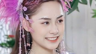 造型师是真敢在美女脸上做创新！