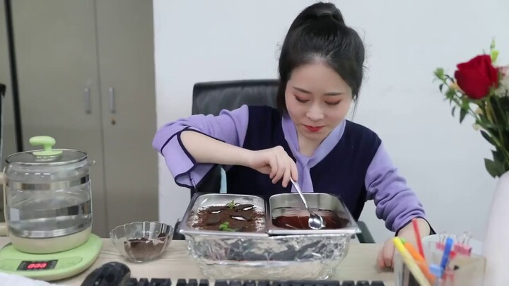 Ms Yeah | Make Self-heating Milk Tea Fondue | Tự làm Lẫu Phô Mát ở văn phòng | EP92