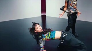 [Lisa & Sun Cooperation] Hãy xem màn trình diễn của Lisa, người chơi nằm trong top 3