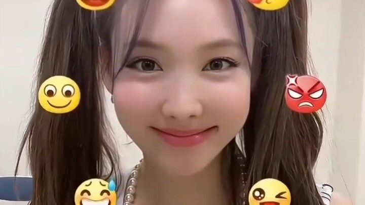ฉันไม่ยอมให้มีใครไม่เคยดูภาพเซลฟี่ของลิน่ารยอน