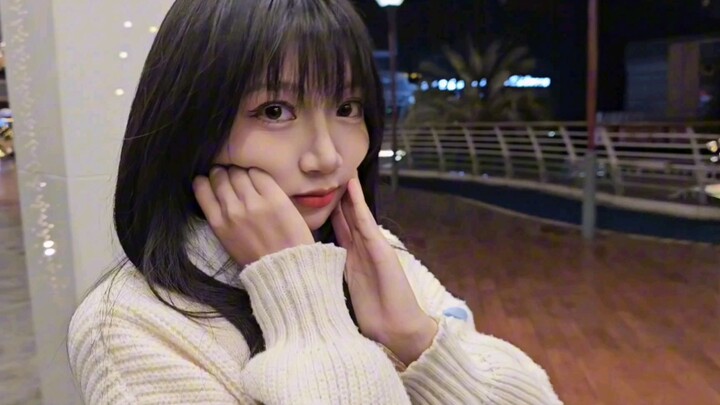 Celaka, aku dikerumuni wanita cantik.