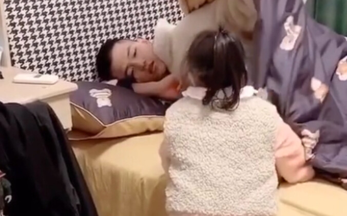 ที่จริงแล้วความสุขของน้องสาวก็คือได้ติดพี่ชายไปทุกที่นี่แหละ