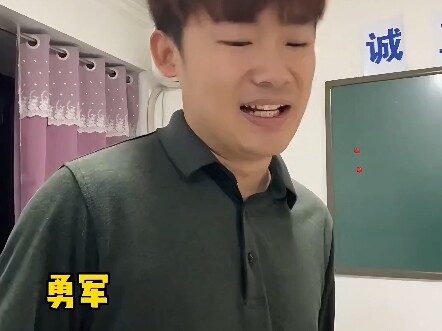 Bạn đã từng vẽ mắt cho giáo viên chưa?