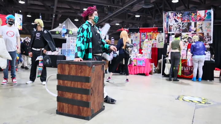 [ Thanh Gươm Diệt Quỷ ] Nezuko bé nhỏ dễ thương tại hội nghị truyện tranh