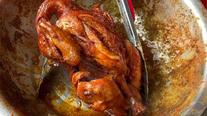 Fried chicken for 20 yuan each—first braised, then fried, tender and perfectly seasoned!