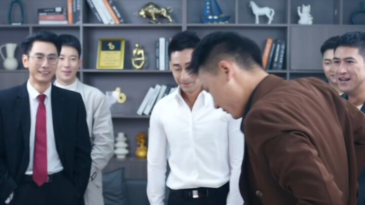 What is Ah Hao doing? Is he hitting someone with his motorcycle? Hahaha