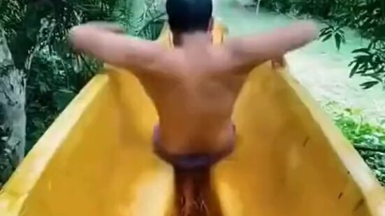 Chó: Trong kỳ thi khoa cử thời cổ, anh đứng thứ ba phải không?