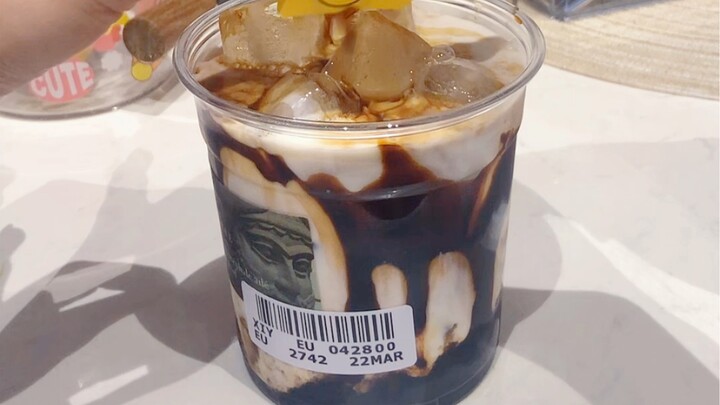 Xin lỗi Luckin, cà phê đen đường đá sữa đặc thiên thạch