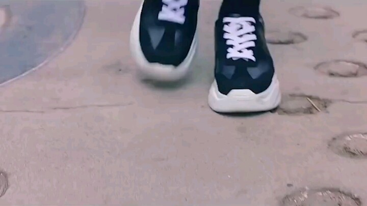 The True Face Behind the Tsundere Goddess: Angel or Demon?