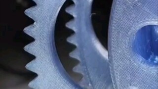 This is the right way to use a 3D printing filament extruder!