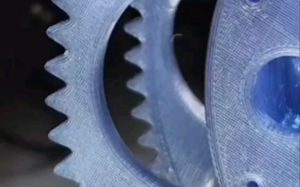 This is the right way to use a 3D printing filament extruder!