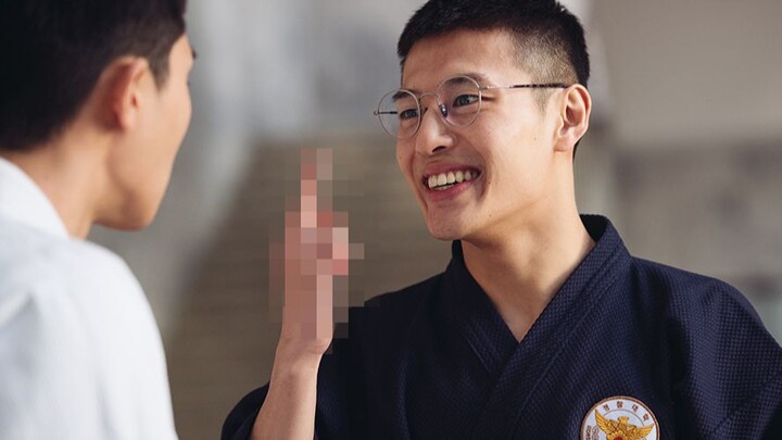 สองตำรวจขี้งกนี่ช่างเป็นคู่หูที่ไร้ความสามารถจริงๆ