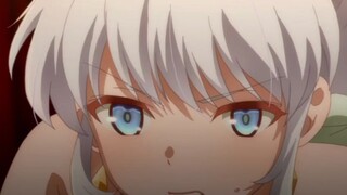 White hair + maid + high heels = explosive combat power