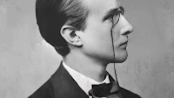 If the handsome guy from the textbook had posted his photo earlier, I’d be studying for three hours 