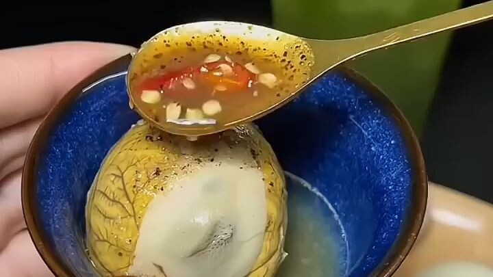 Ăn hột vịt lộn xả xui dí tui nghen 😆