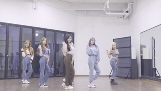 اليوم تنظيف القرص الصلب! أبريل الصغيرة "عذراً، أمي جميلة جداً" في غرفة التدريب