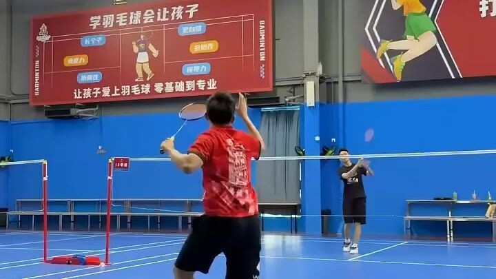 The other party must be very upset.#badminton #badmintonlovers