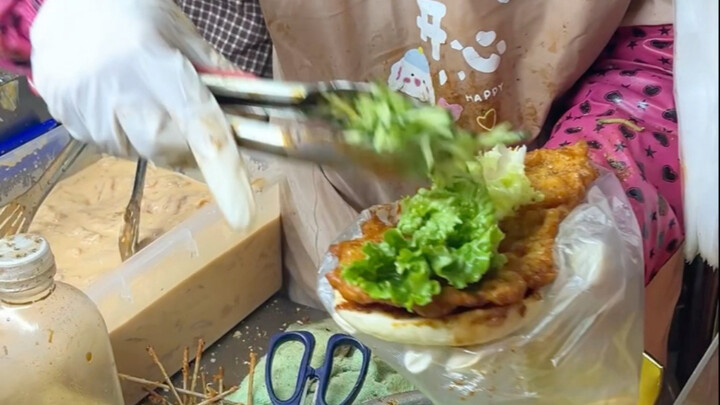 Xi’an Night Market’s Huge Pork Loin Sandwich—So Satisfying!