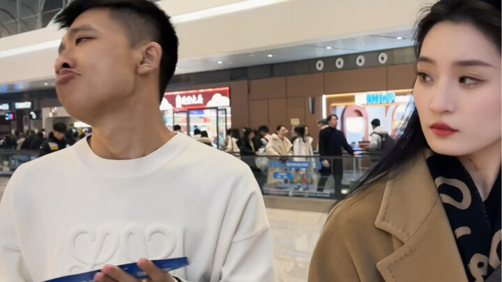 我可以坐经济舱 但不能一直陪你坐经济舱