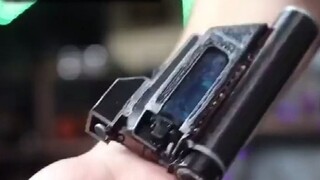 Lấy cảm hứng từ Người Nhện, cư dân mạng đã thiết kế một thiết bị khử trùng dạng xịt cầm tay sử dụng 